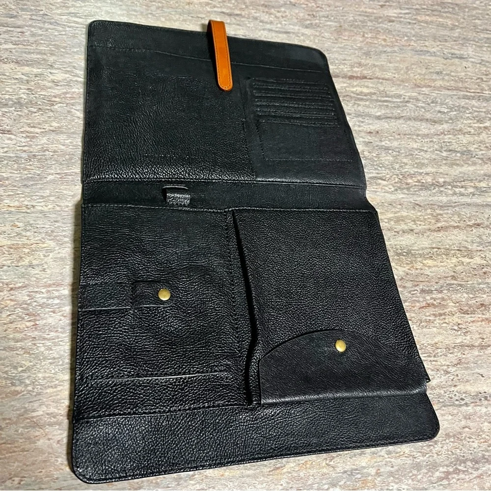 Mark & Graham pebble grain leather sleeve with many compartments